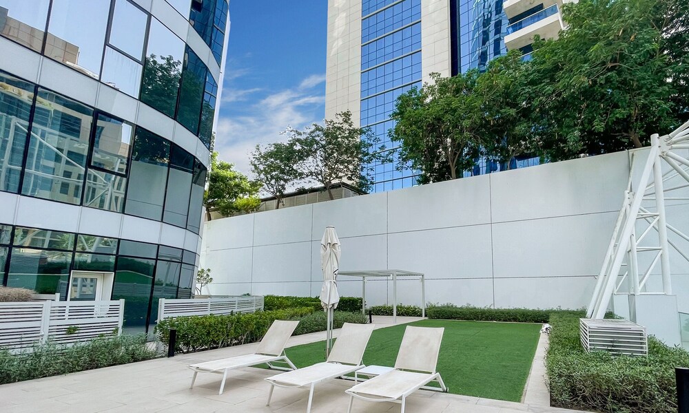 LUX Pad Executive Suite Canal View 5