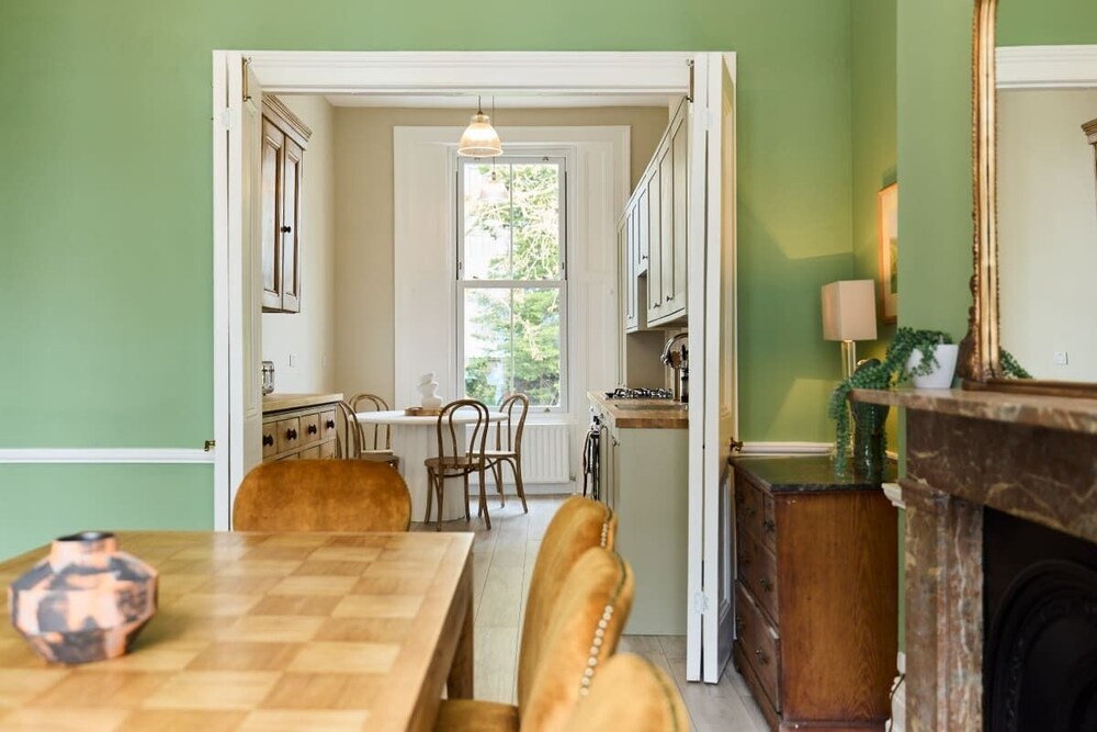 The Fulham Town House - Spacious 4BDR House with Garden
