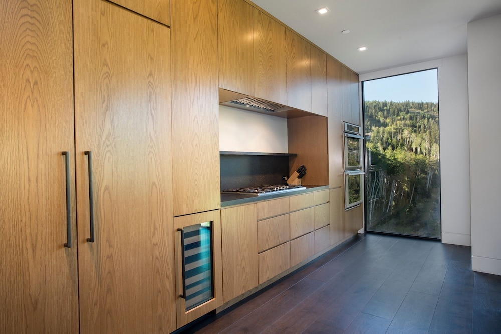 One Empire Pass Lodge at Deer Valley Resort - Four Bedroom Residence #401 4 Condo
