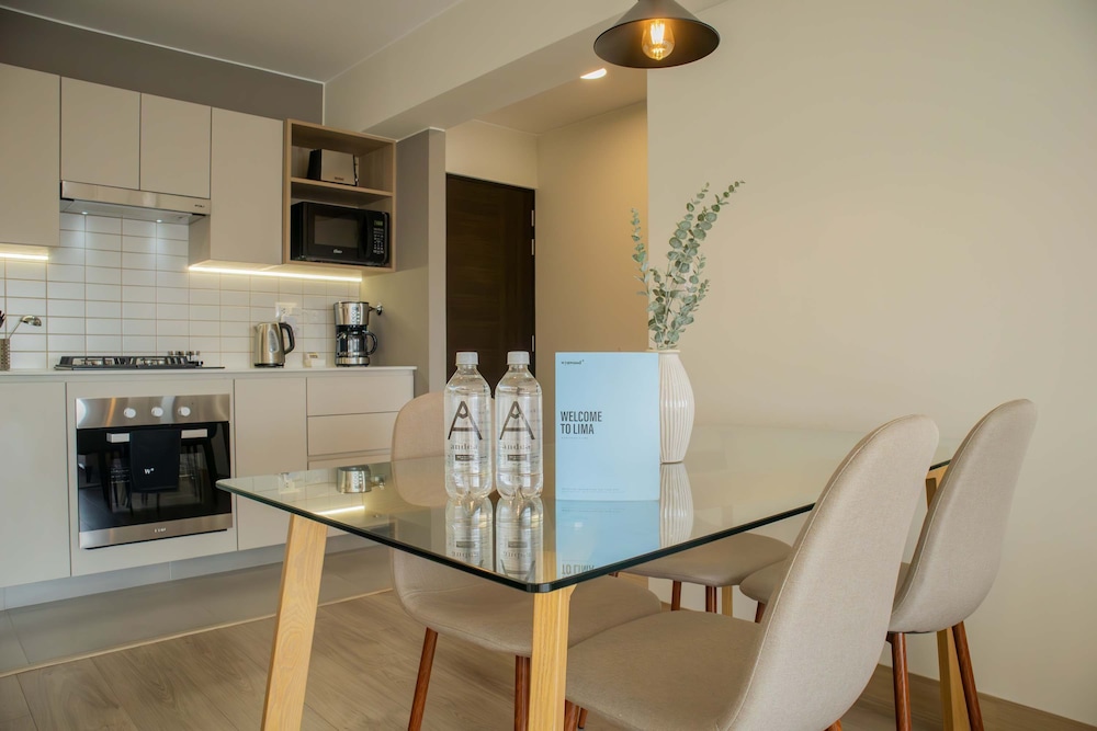 w Impressive 2BR With Balcony in Miraflores