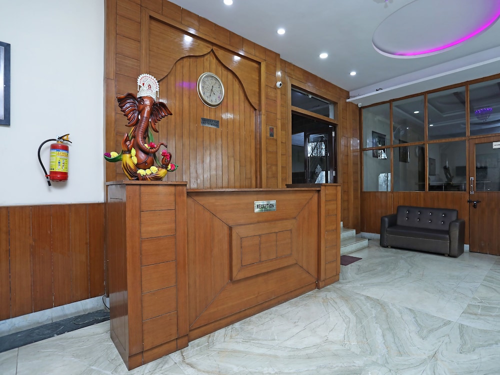 Lobby & Reception