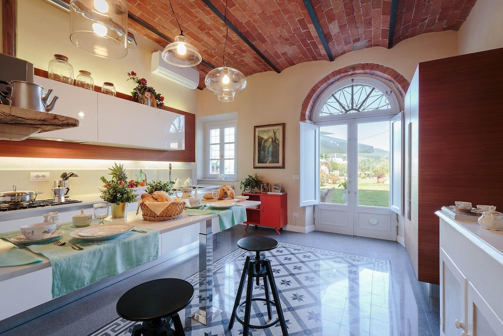 Villa Ricordi in Marlia view 3