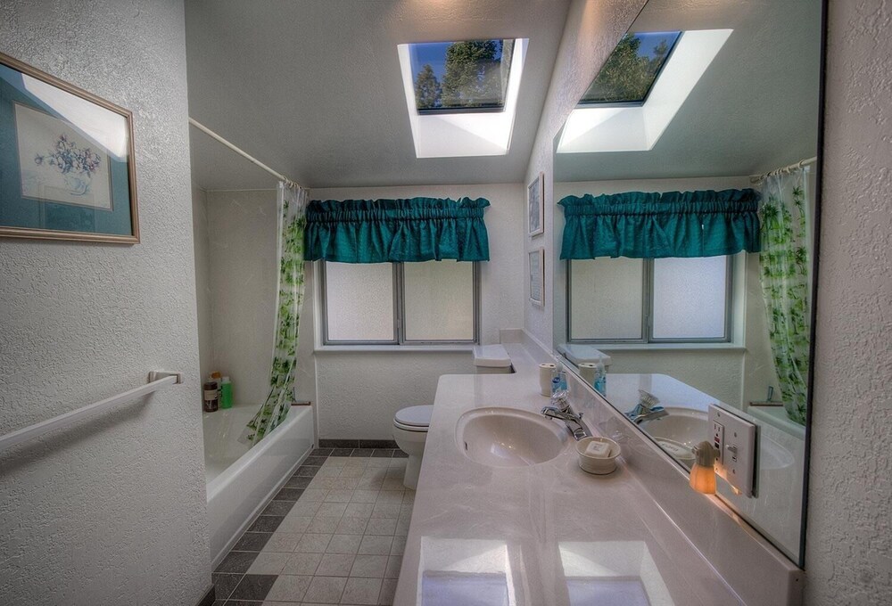 Cheyenne Chalet 4 Bedroom Home by RedAwning - Property Image 12