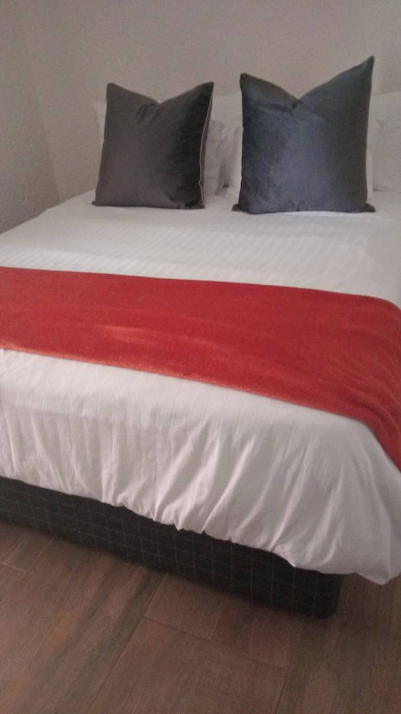 Ground flr 3bed Apartment Private Garden