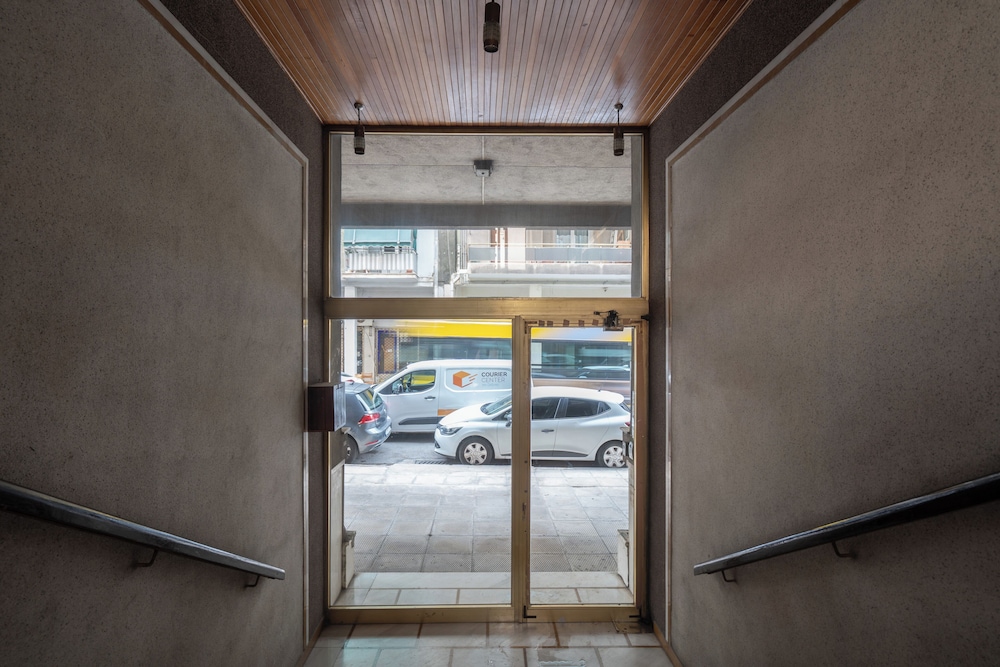 15 Minutes Walk to Acropolis, Minimalist Studio