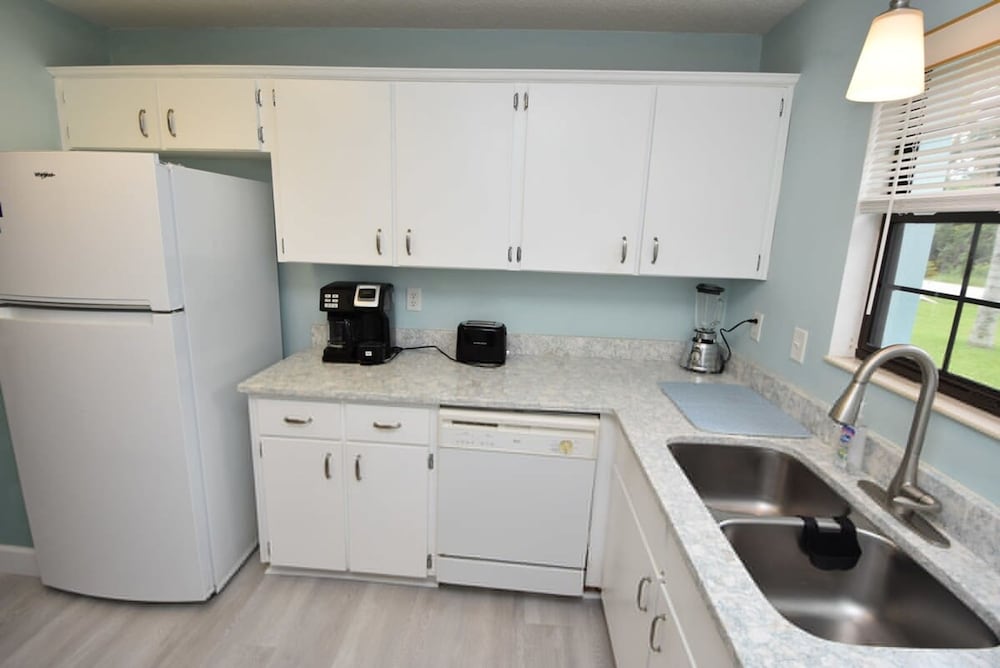 Hidden Oasis Spacious Home With Salt Water Heated Pool Hot Tub Fenced Yard Pets are Welcome