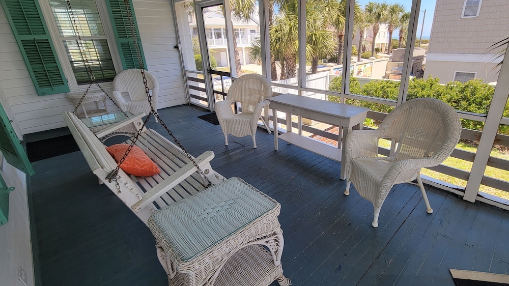 Twelve Palms Cottage by Tybee Vacation Rentals