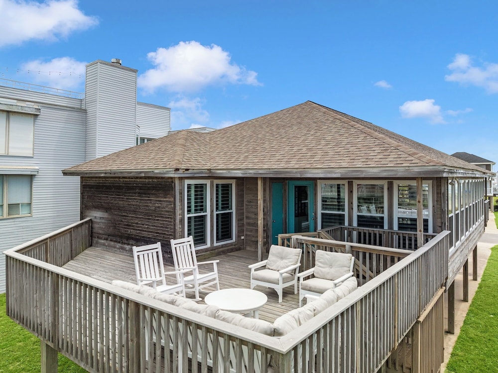 Maree by the Sea by Ryson Vacation Rentals