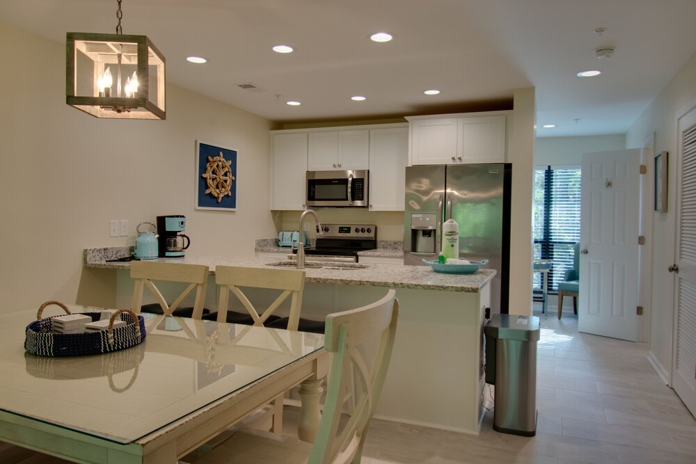 Spacious Condo in the Heart of Hilton Head view 5
