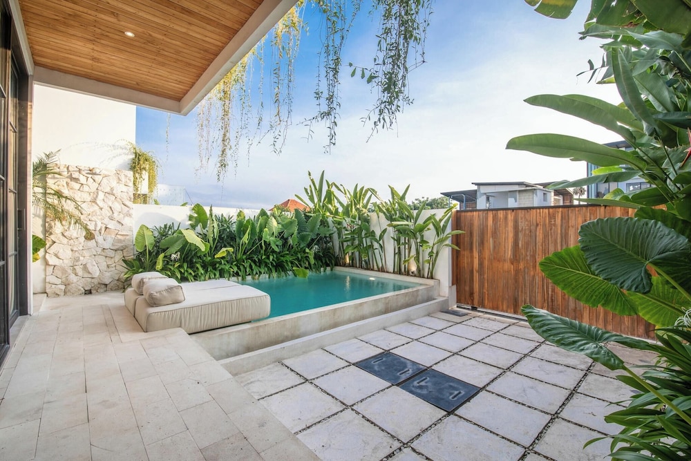 Modern 2BR Villas 5-min Walk to Canggu Beach