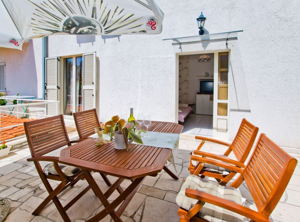 Charming and Sunny Hvar Apartments