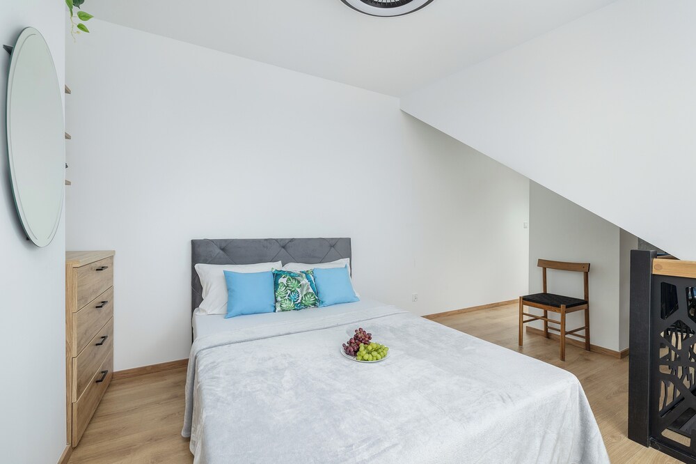 Two-level Apartment by Renters Prestige