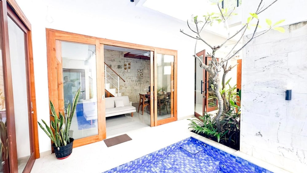 3-bedroom Private pool villa City Sanur