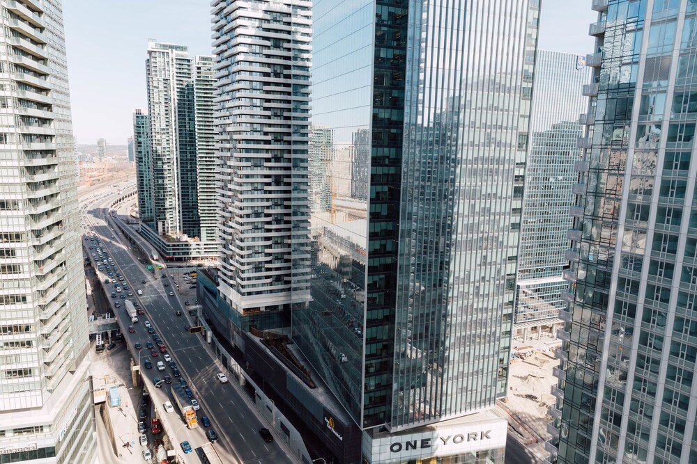 Sarkar Suites - Entertainment District