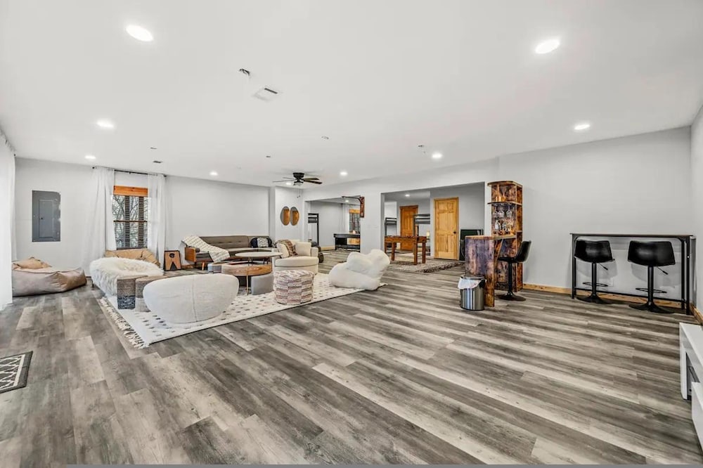 High-end Luxury Cabin Sauna Hot Tub Gameroom view 2