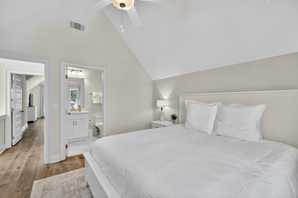 Auburn Gameday Getaway 2 Bedroom Condo