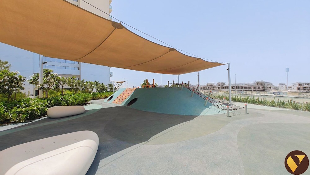 Gulf Gate Near Golf Club Parks & Pool