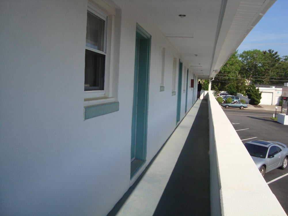 Budget Inn Motel Suites