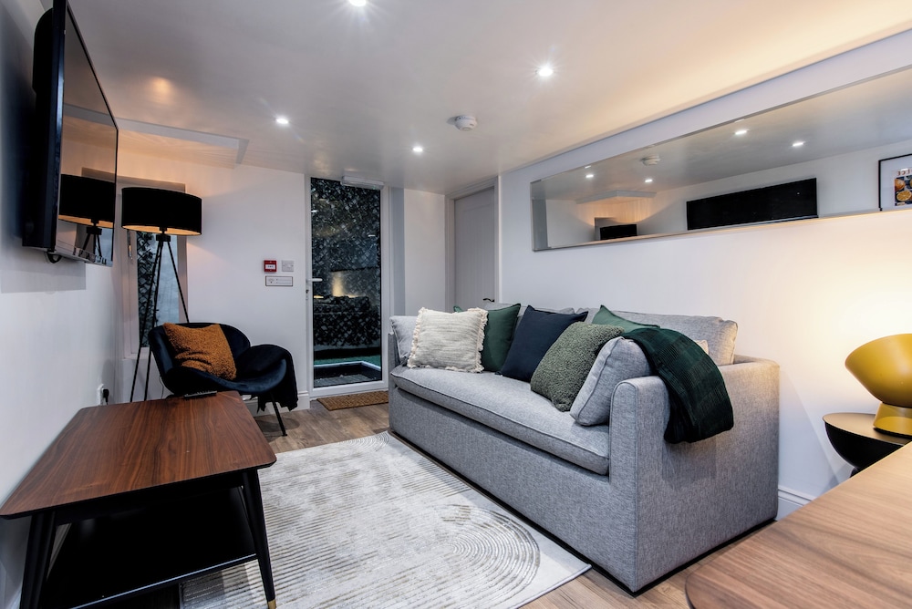 Elm Bank Suites