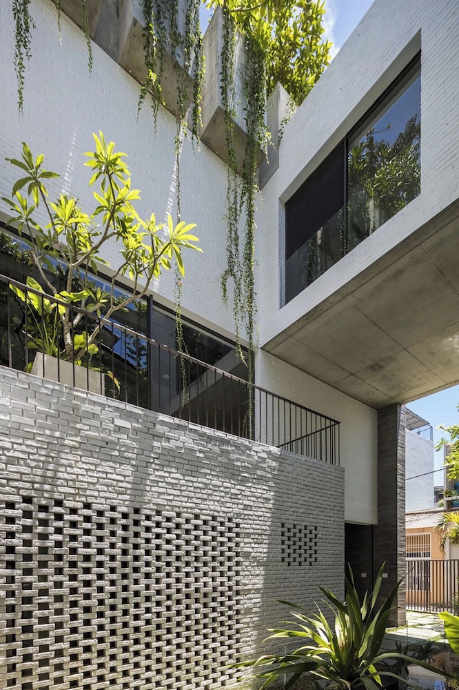 Thang House - Close To Nature