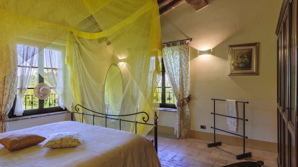 Ca Seppe 10 2 by Marche Holiday Villas