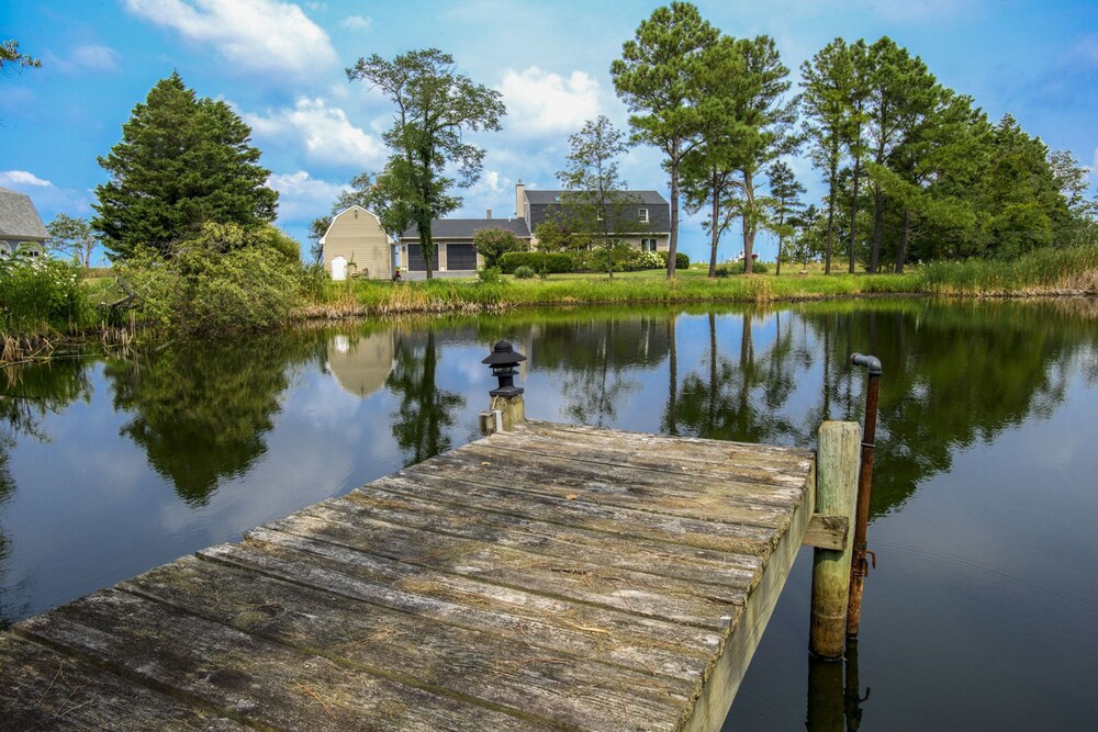 Bayfront Gem w/ Amazing Water Views + Pond!
