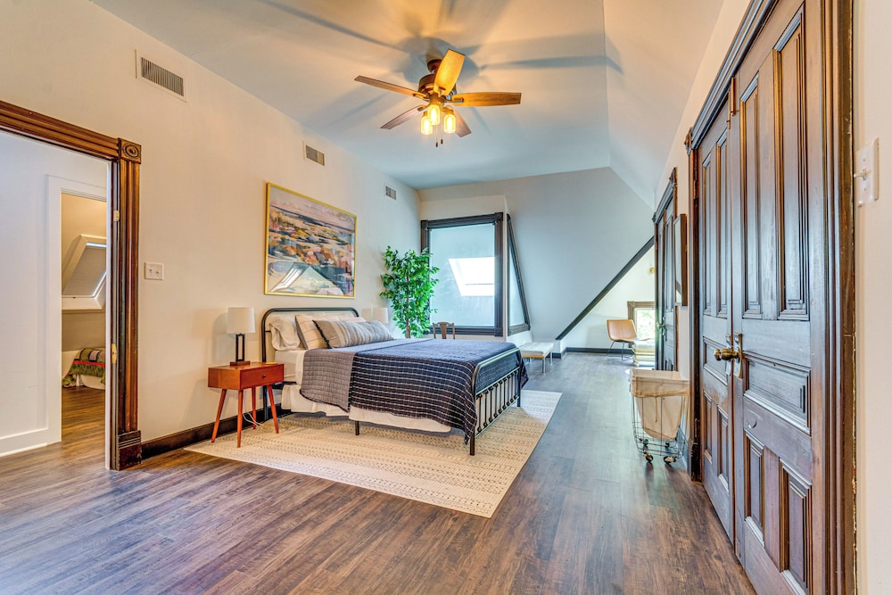 Walk to Main St: Eclectic Gem in Little Rock