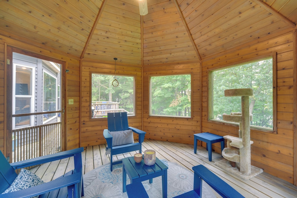 Swim Dock & Game Room: Lakefront Home in Siren!