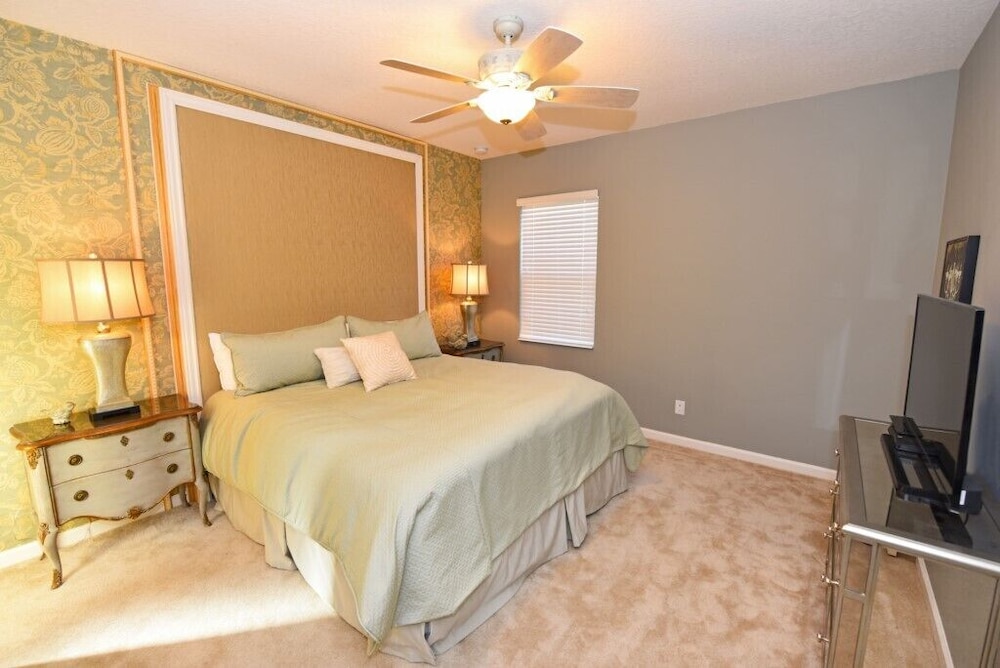 Le Chateau De La Bella! Enchanted Escape 7 Bedroom Home by RedAwning - Image 5