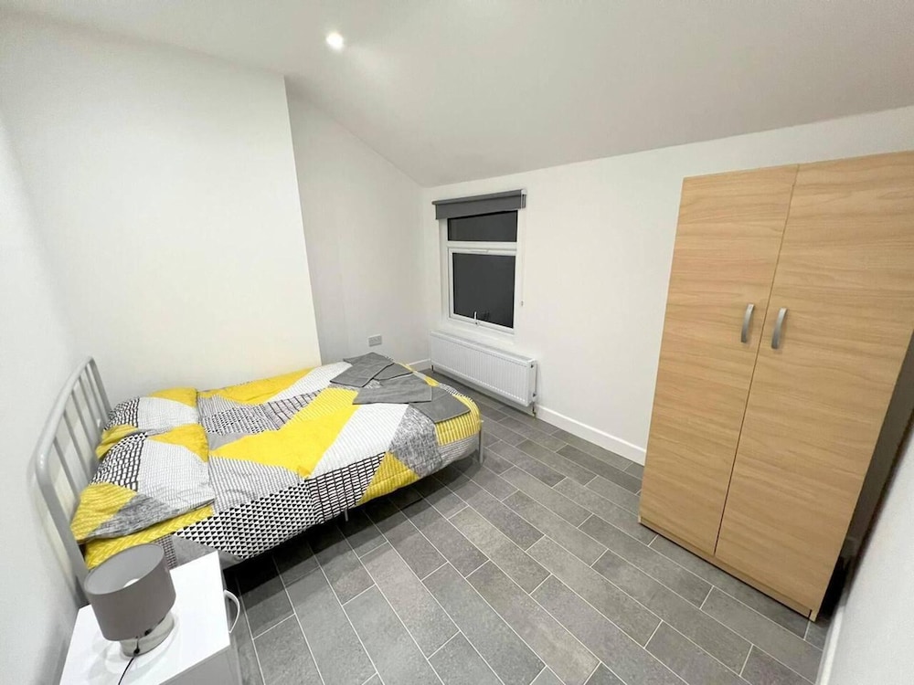 Spacious 3-bed Apartment in London