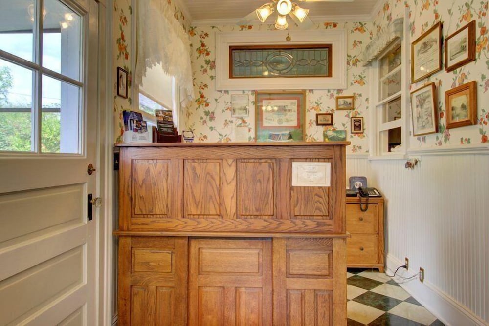 Bybee's Historic Inn