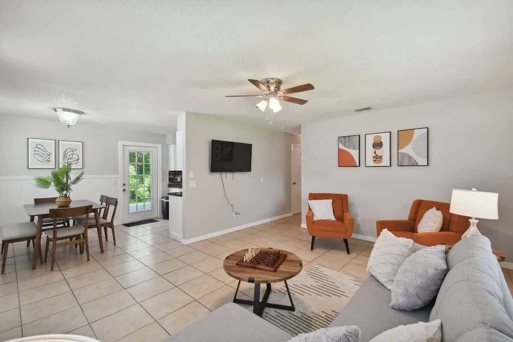 Comfortable Home in Dade City!