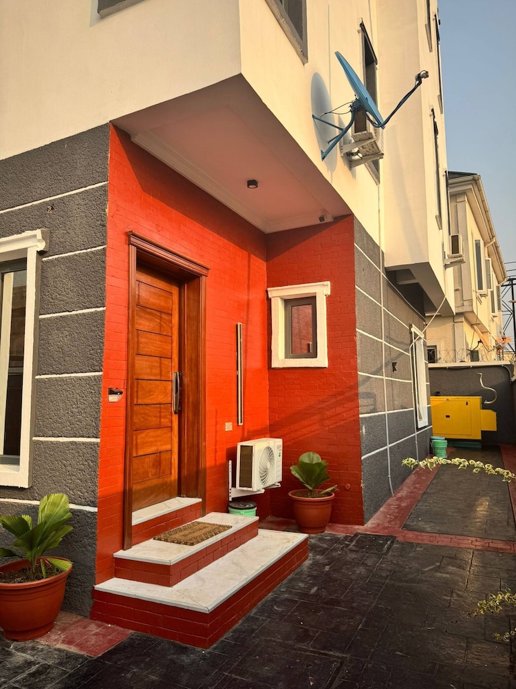 Serene Oasis in Lagos - Private Pool & Relaxing Ambiance