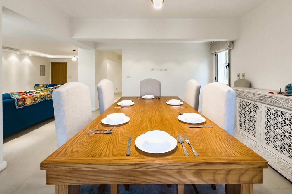 The Classic Contemporary Apartment, 2bdr