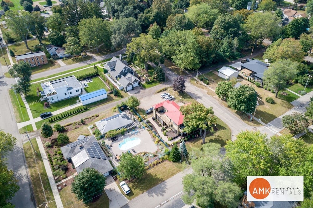Lake Life Getaway - Condo Near Downtown
