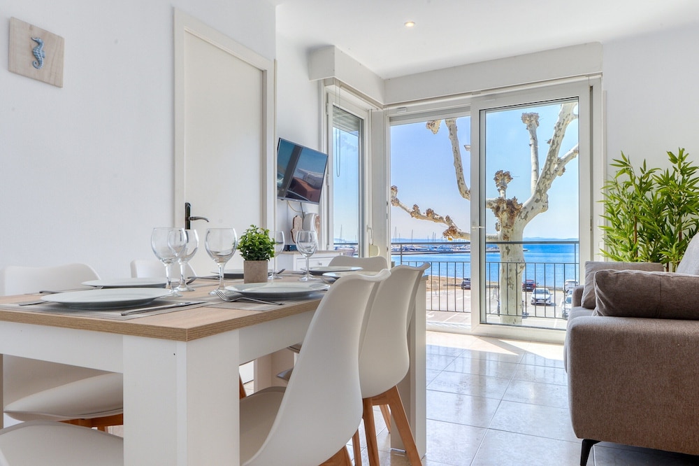 Pretty Apartment With Balcony