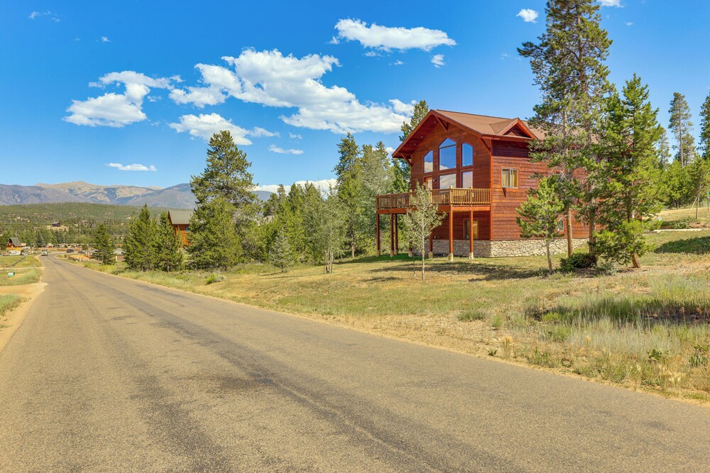 Cozy Grand Lake Home w/ Views & Gas Grill! view 5