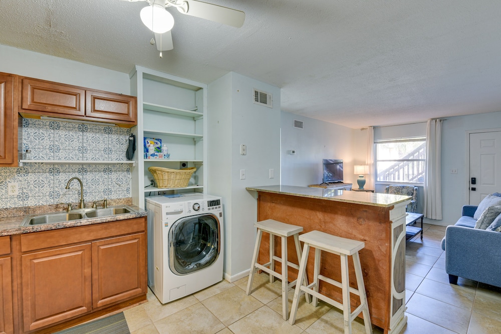 Okaloosa Island Condo Near Boardwalk & Beach! view 4