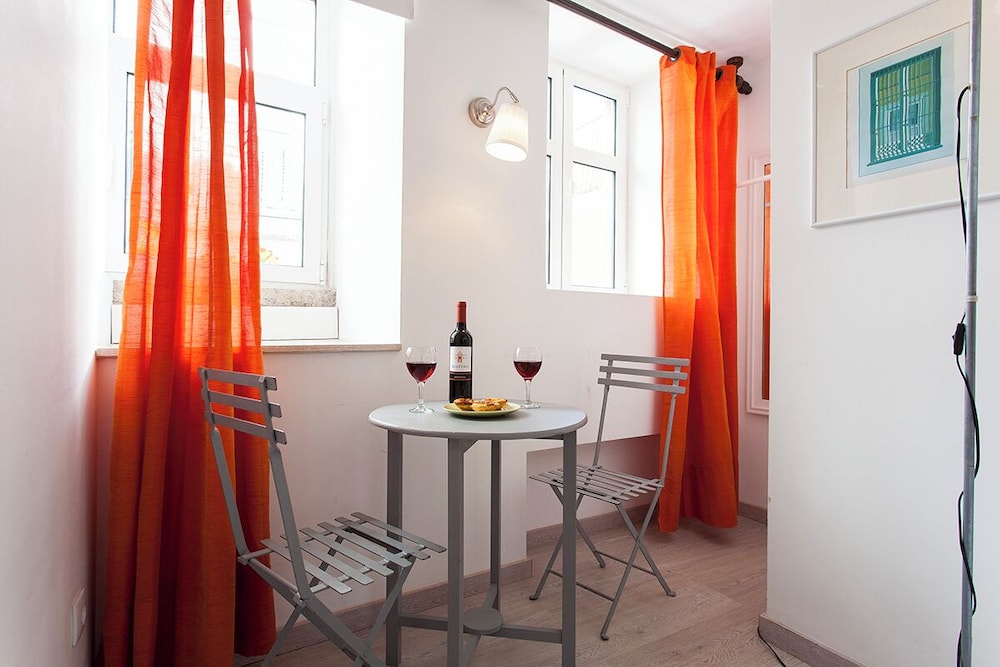JOIVY Charming 2BR Apt w/ workspace at the heart of Alfama view 5