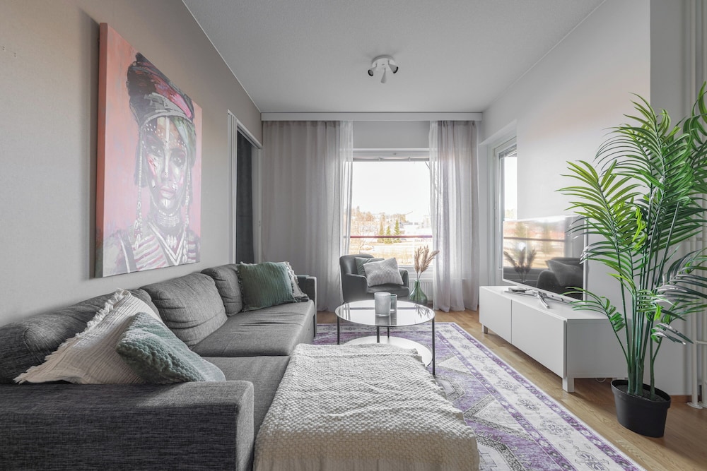 Homelike 1BR Apt. with Sauna & Parking