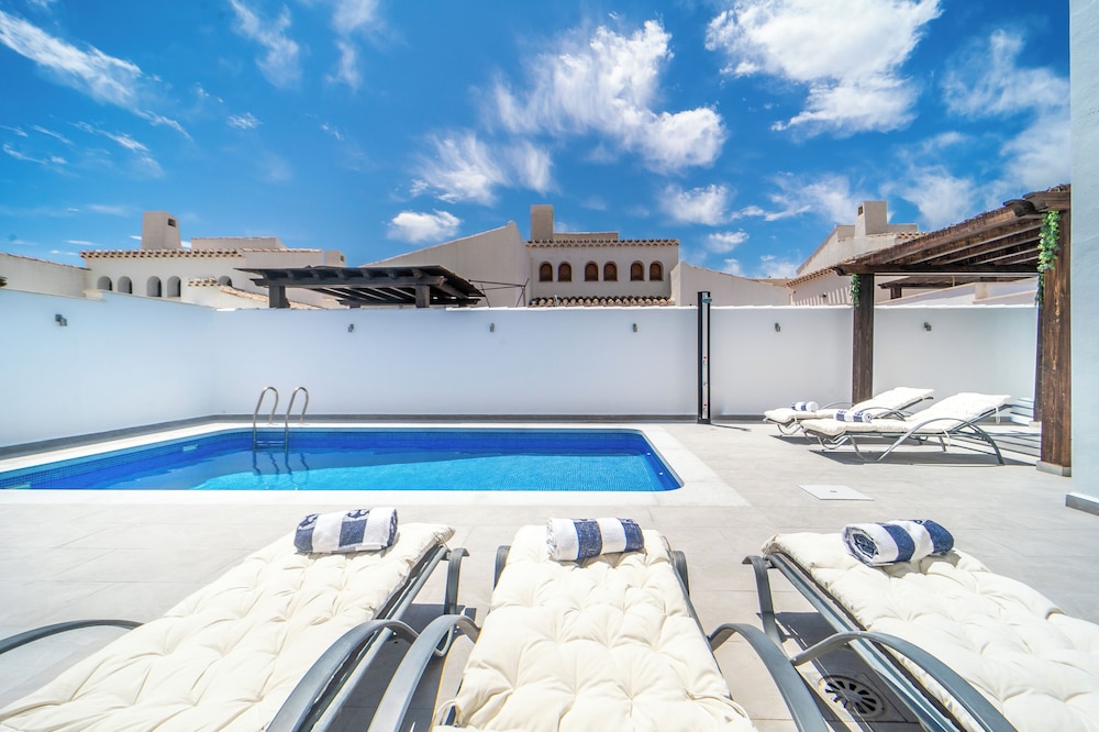 El Valle Golf Resort- Private Pool- Bbq- Parking