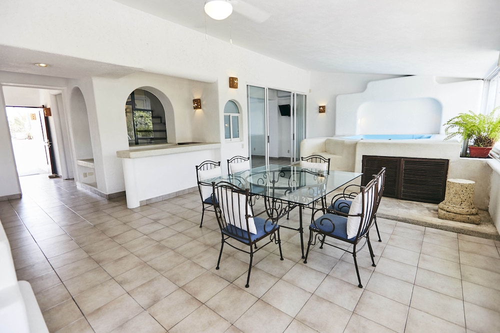 Hotel Suites Ixtapa Plaza view 5