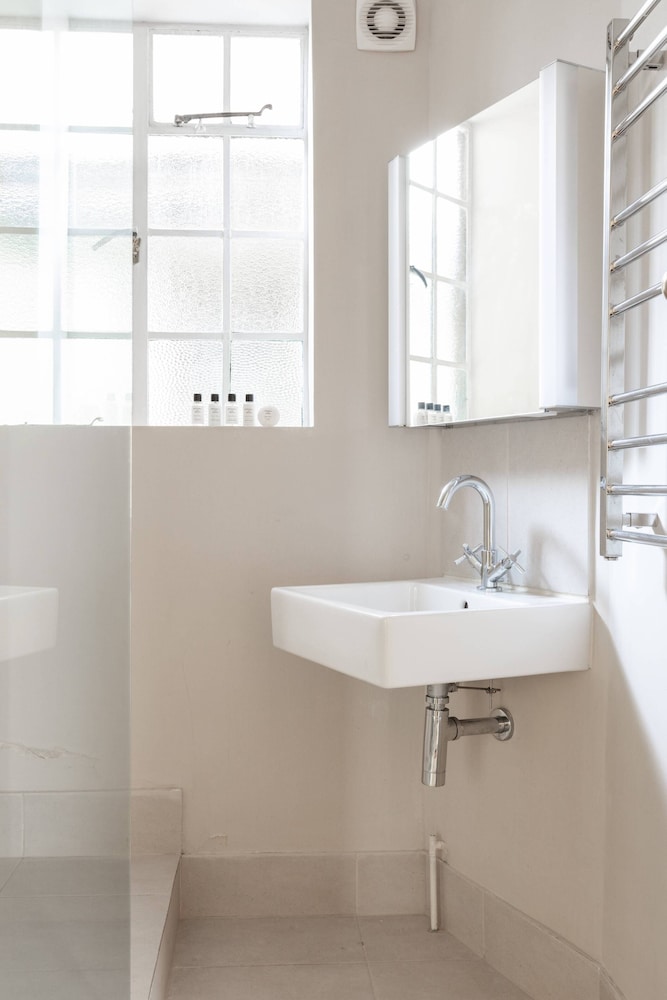 Drayton Gardens VI by Onefinestay