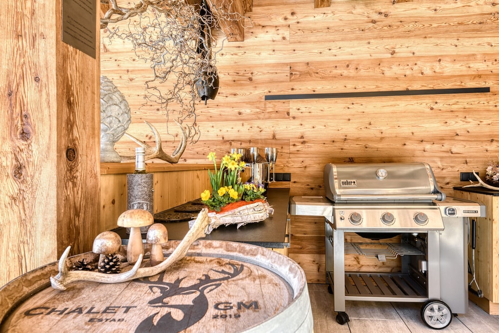 Chalet GM in Brand With 5 Bedrooms and 8 Bathrooms