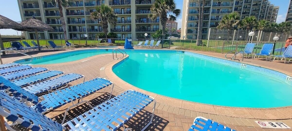 Saida Beachfront Luxe Condo Two Heated Pools 2 Bedroom Condo