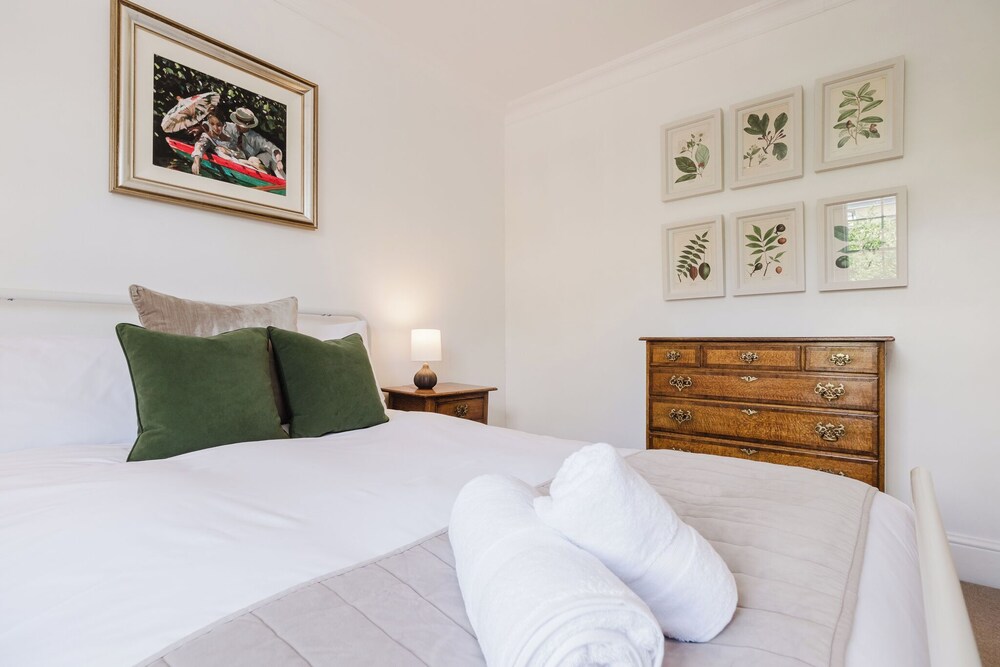 Stylish Townhouse Annexe Cheltenham