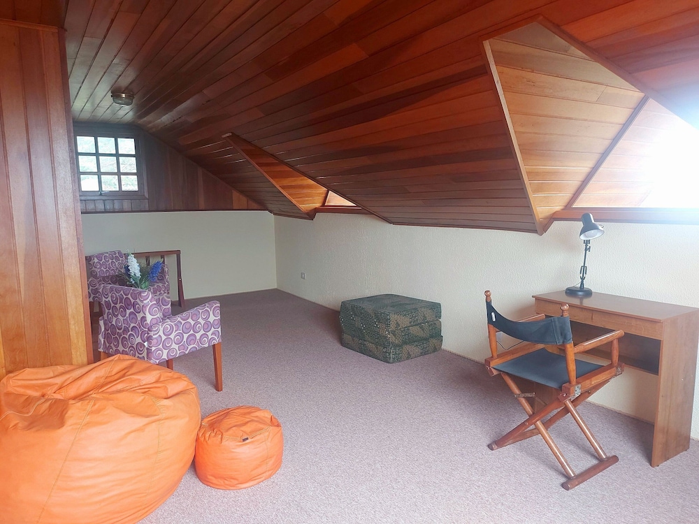 THE WRITERS HOUSE