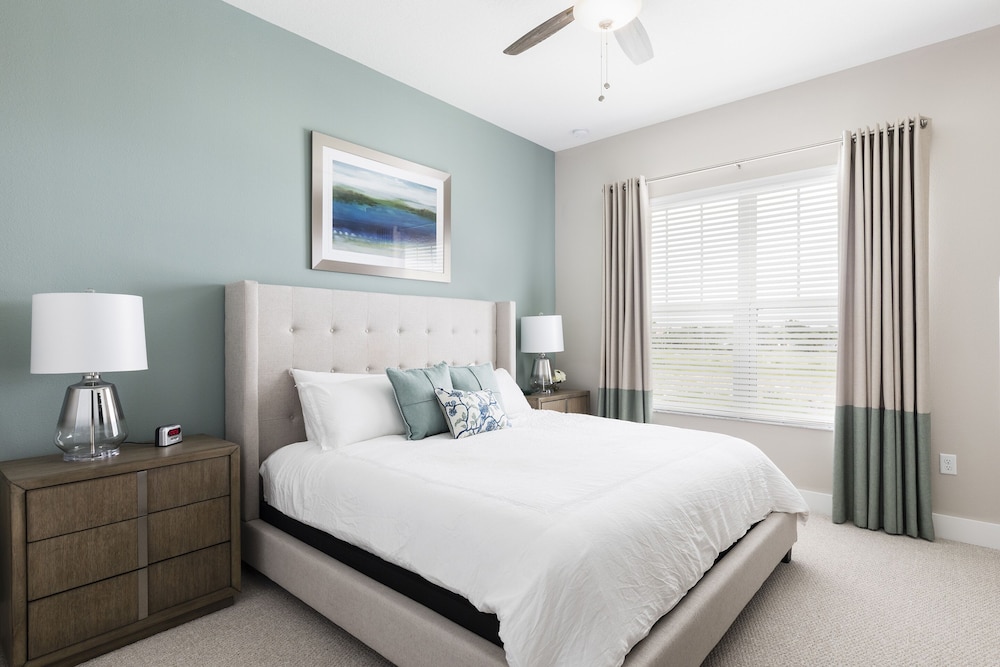 Summerville Vacation Homes by Columbia Management