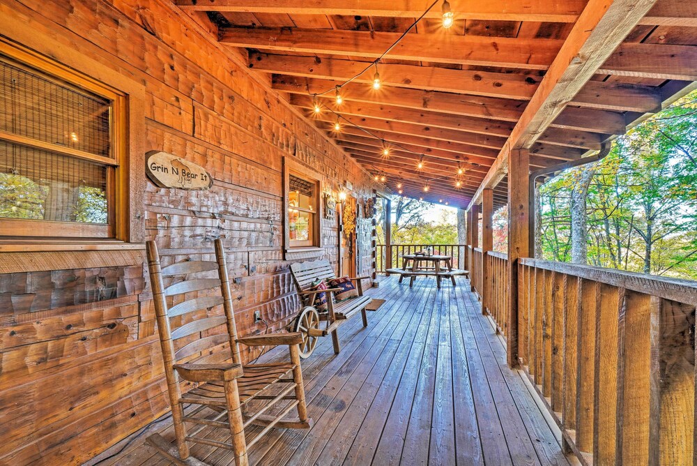 'grin N Bear It' Cabin w/ Hot Tub + Fire Pit! view 2