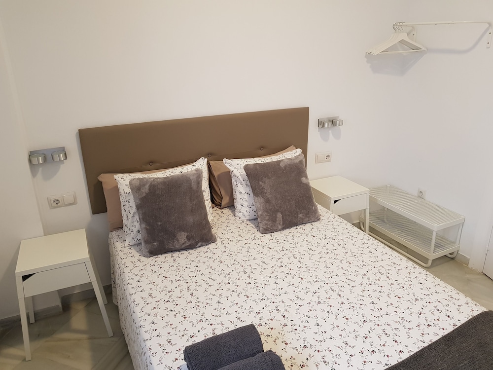 Fan Rooms Duquesa